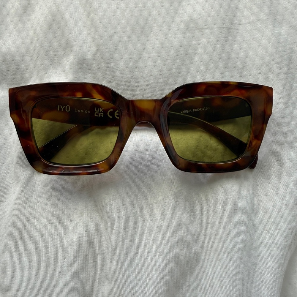 IYÜ Tortoiseshell Rectangular Women’s Sunglasses … - image 1